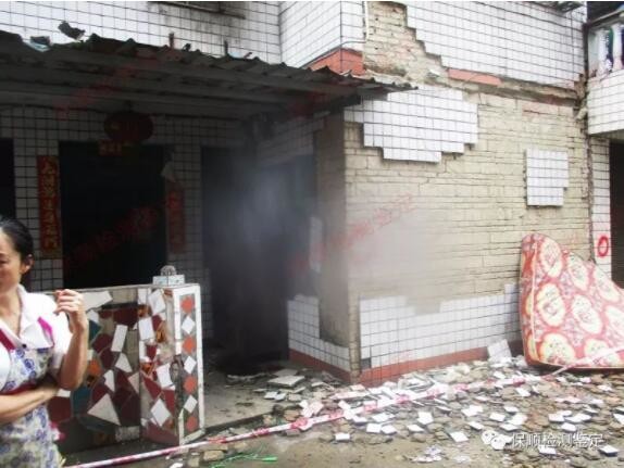 地震災后嚴重受損的房屋 地震災后嚴重受損的房屋